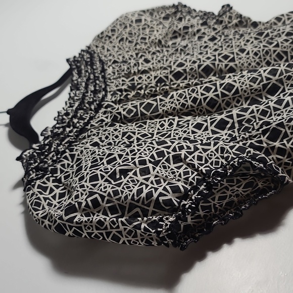 BCBGMAXAZRIA Pattern Black/ Cream Mod Diamond Square Peasant Top Size XXS - Picture 13 of 15